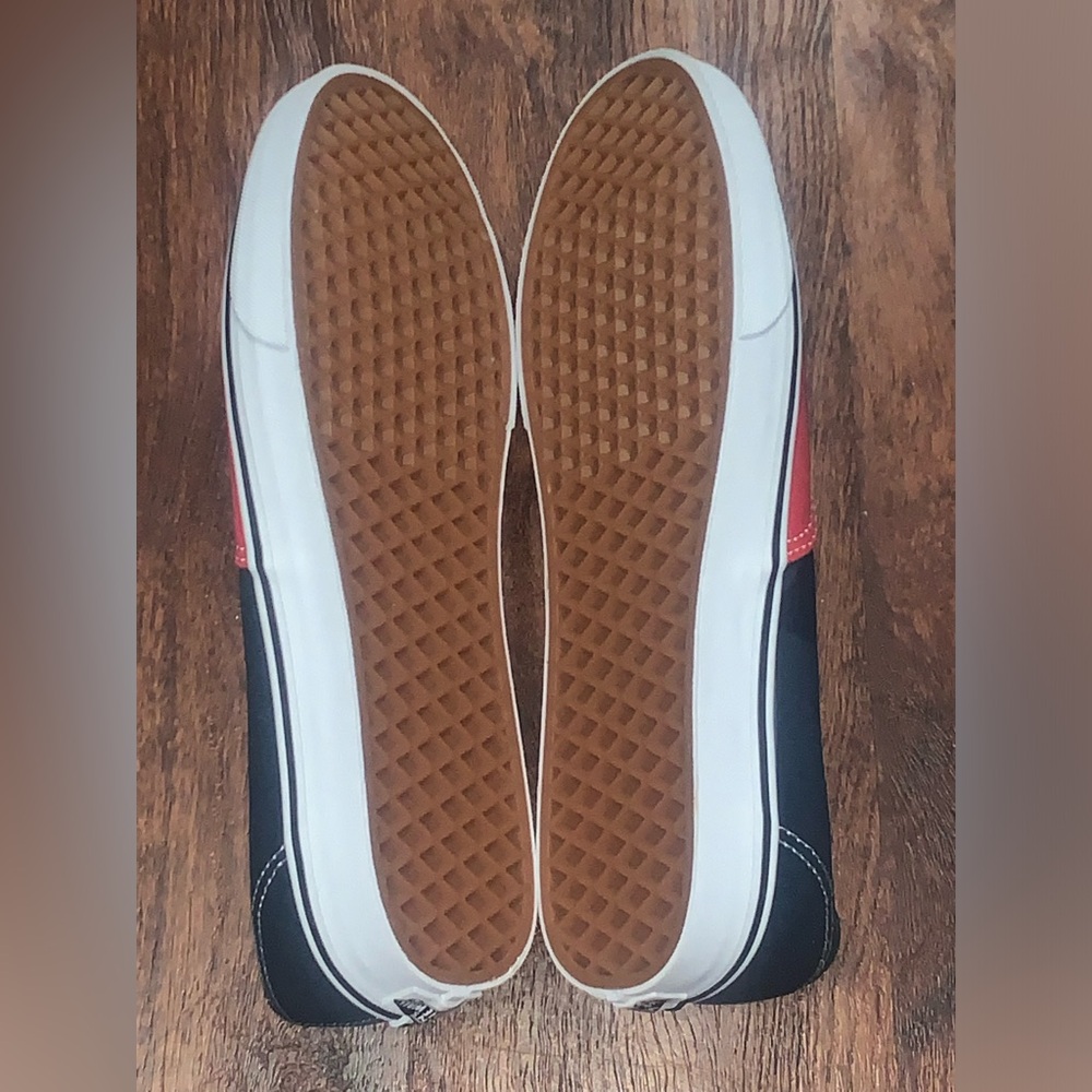 Vans - Picture 13 of 13